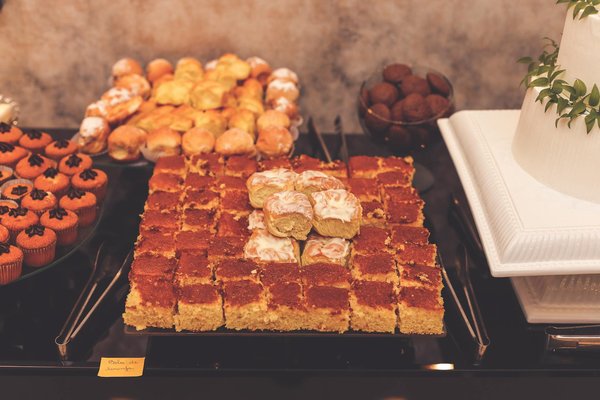 Unlocking the success of uk kitchen bars: insider tips and secrets revealed!