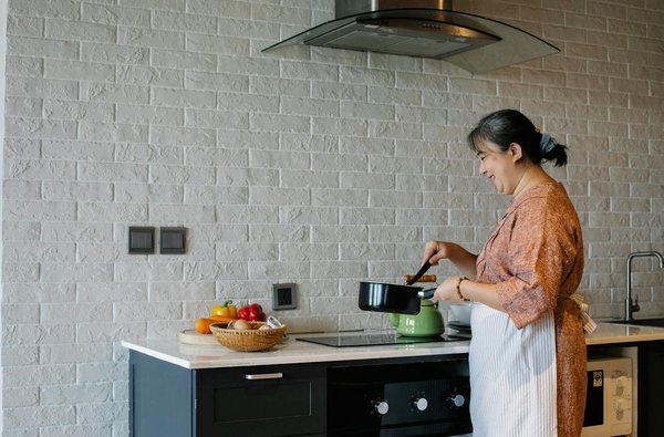 Transform your slim uk kitchen into an efficient space: smart tips and tricks